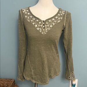Free People Sage Long Sleeve Top with Lace pattern Accents sz XS